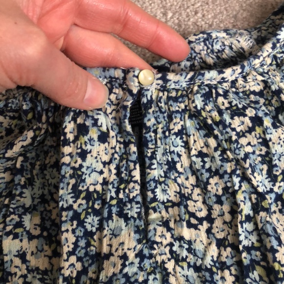 CHAPS | Blue & Cream Floral Top - Picture 4 of 6